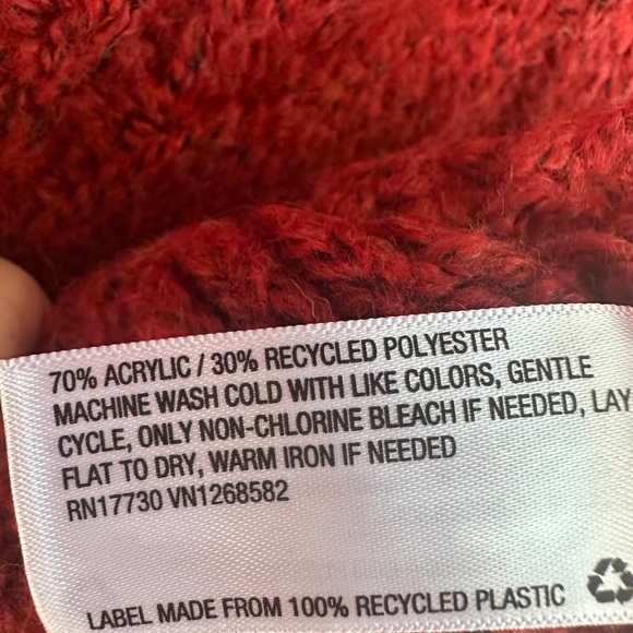 Universal Thread Women's Cable Knit Crewneck Pullover Sweater Red - Size M - Picture 6 of 6